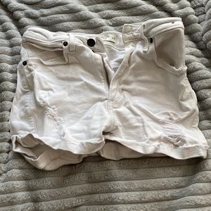 White Abercrombie and fitch jean shorts w- 25